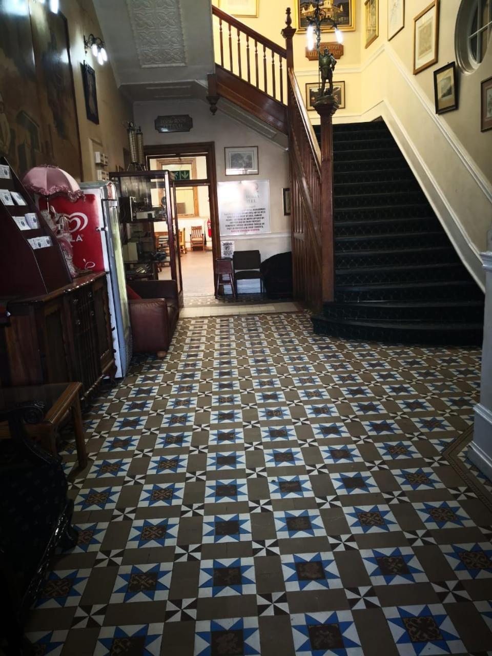 Victoria Hotel Pretoria-Noord Extérieur photo